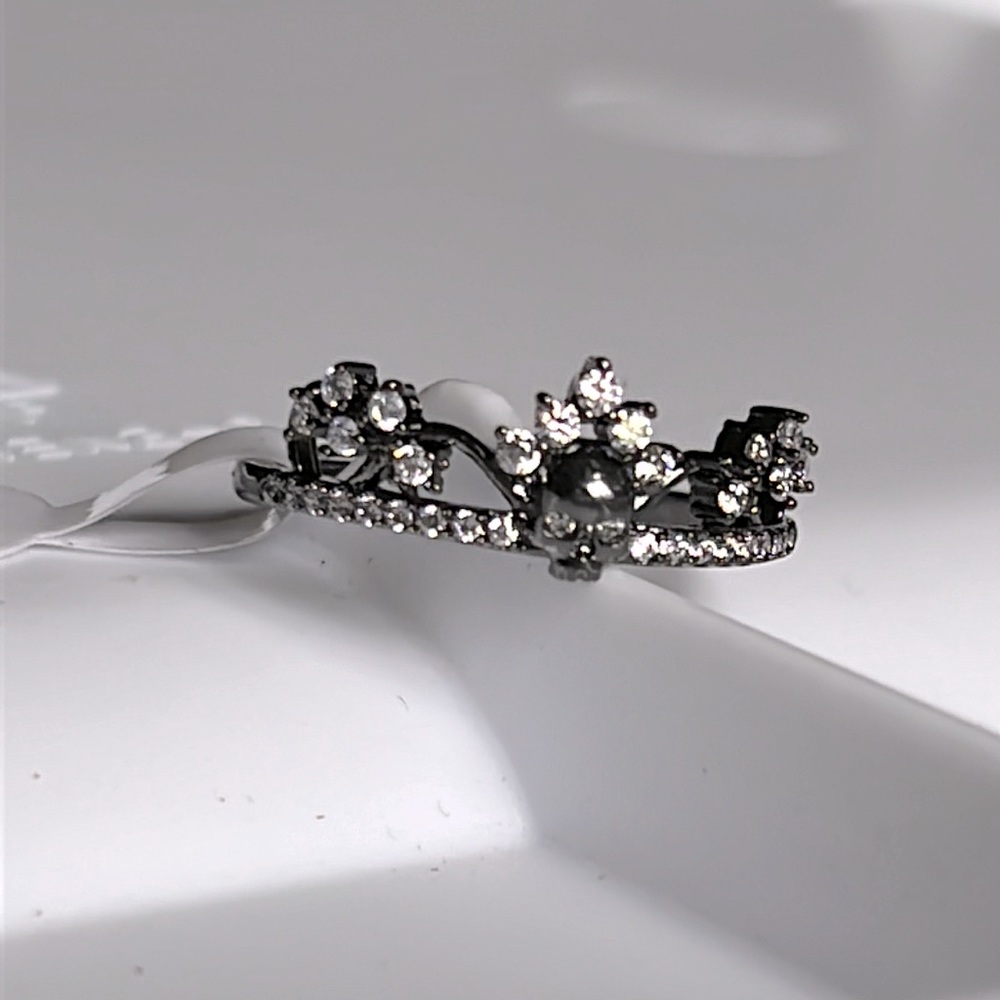 Black Gold Barrio Queen Ring Sz 7
